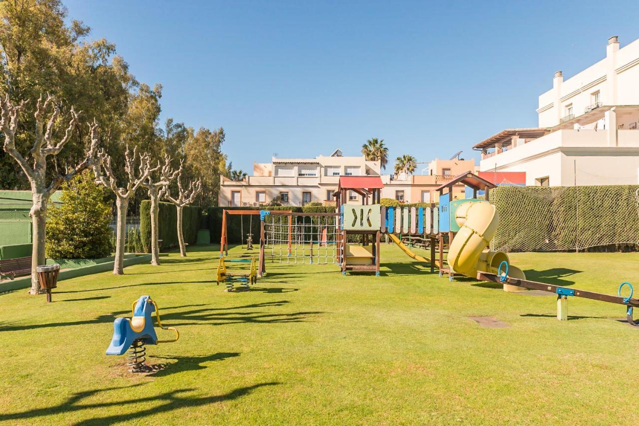 Alcazaba Beach Apartment 埃斯特波纳 外观 照片